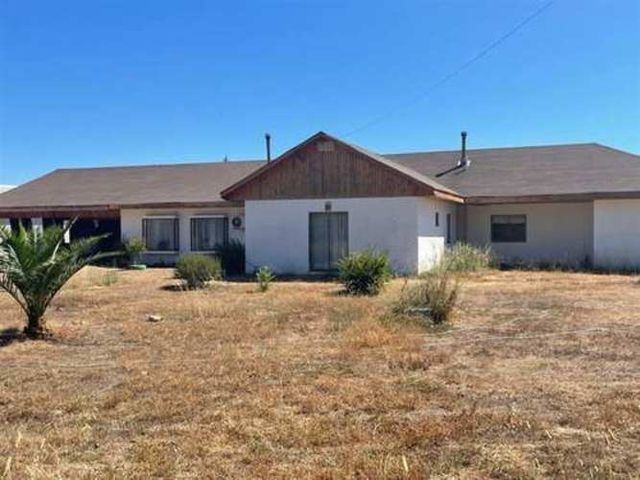 Casa CASA EN VENTA DE 5 DORM. EN MAULE