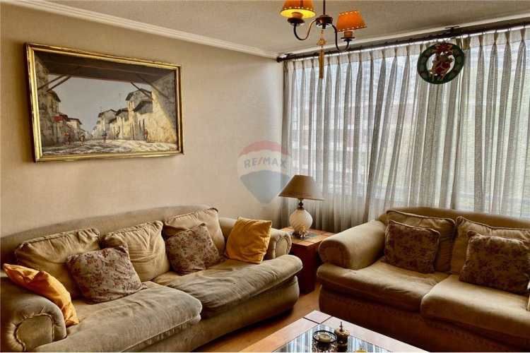 Solo a 2 cuadras metro llano subercaseaux!