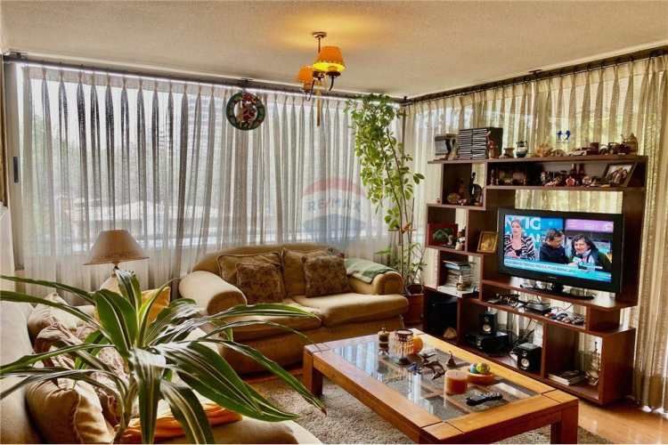 Solo a 2 cuadras metro llano subercaseaux!