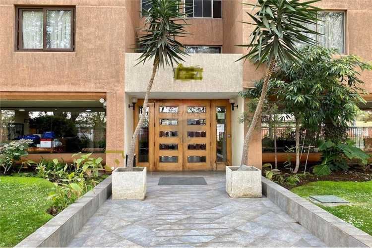 Solo a 2 cuadras metro llano subercaseaux!