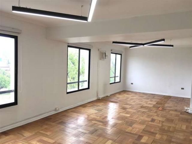 OFICINA Metro Parque Bustamante esquina Fco Bilbao