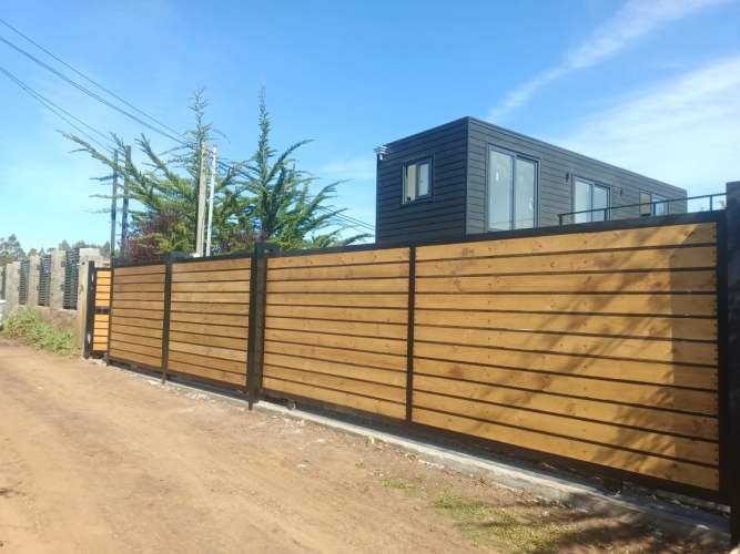 CASA NUEVA, SIN USO, EN MEJOR SECTOR DE COLIUMO, CASA POLI