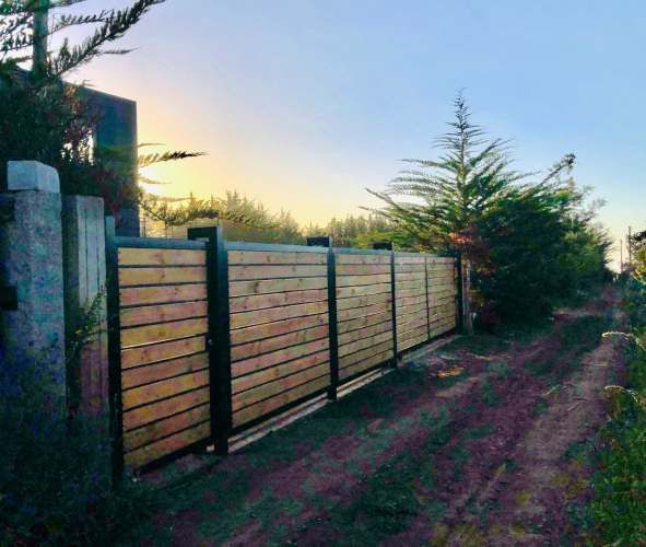 CASA NUEVA, SIN USO, EN MEJOR SECTOR DE COLIUMO, CASA POLI