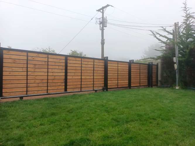 CASA NUEVA, SIN USO, EN MEJOR SECTOR DE COLIUMO, CASA POLI