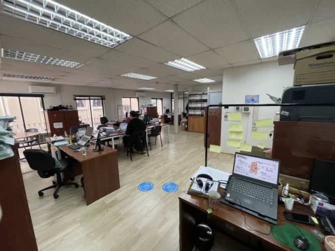 Local SE VENDE EDIFICIO EN CALLE URRIOLA