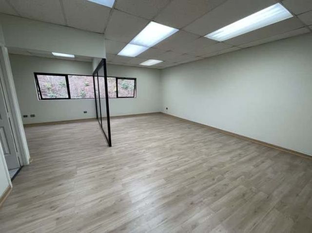 Local SE VENDE EDIFICIO EN CALLE URRIOLA (CÓD. 432)