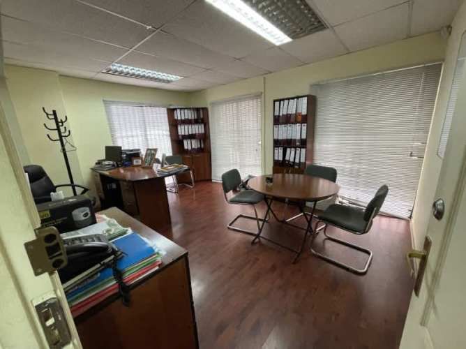 Local SE VENDE EDIFICIO EN CALLE URRIOLA