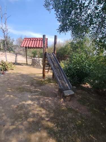 Por viaje vendo parcela Con Casa Amoblada, Piscina, 3d 2b Regularizada