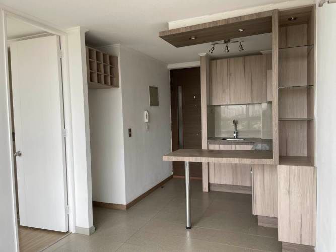 Departamento con excelente ubicación, conectividad y vista despejada. Muy tranquilo y cómodo.