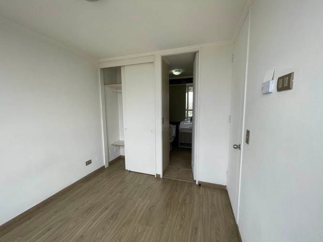 Departamento con excelente ubicación, conectividad y vista despejada. Muy tranquilo y cómodo.