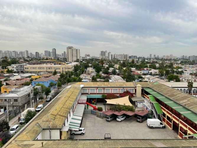 Departamento con excelente ubicación, conectividad y vista despejada. Muy tranquilo y cómodo.