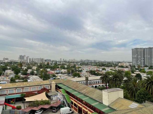 Departamento con excelente ubicación, conectividad y vista despejada. Muy tranquilo y cómodo.