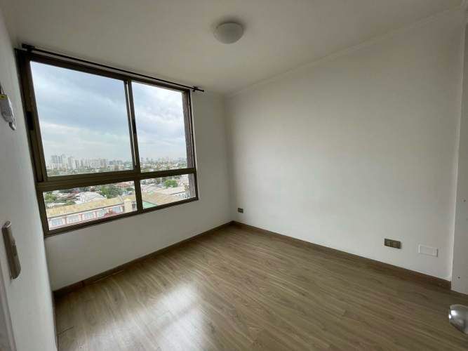 Departamento con excelente ubicación, conectividad y vista despejada. Muy tranquilo y cómodo.