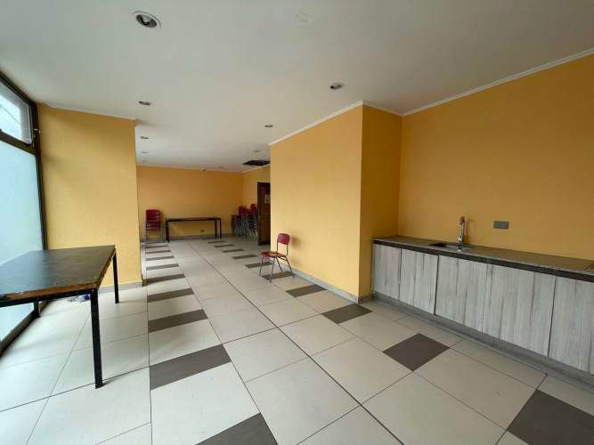 Departamento con excelente ubicación, conectividad y vista despejada. Muy tranquilo y cómodo.