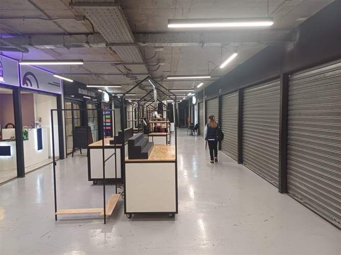 LOCAL COMERCIAL General Holley