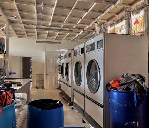 LOCAL COMERCIAL Carlos Cinternas