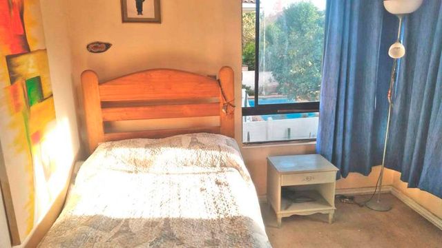 PRECIOSA PIEZA  EN CASA DE CONDOMINIO PRIVADO, ESTACIONAMIENTO Y PISCINA.