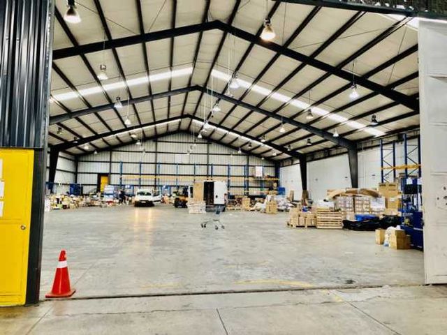 ARRIENDO BODEGA 1.500 MT2 QUILPUE