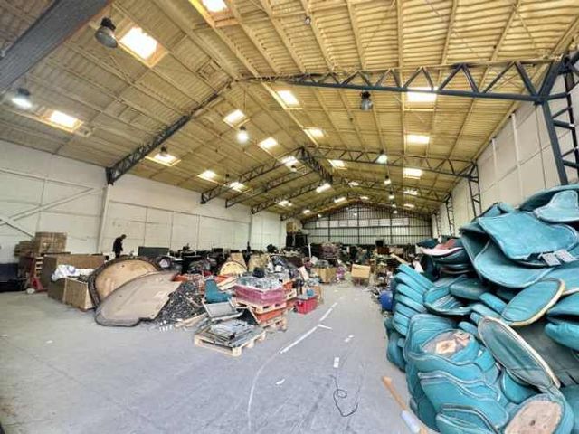 ARRIENDO BODEGA 356 MT2 QUILPUE