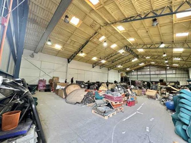 ARRIENDO BODEGA 356 MT2 QUILPUE