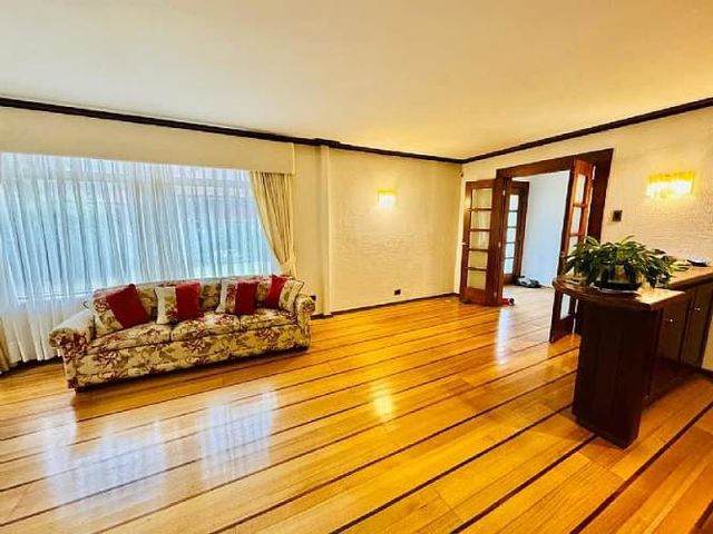 VENTA CASA 5D4B MIRAFLORES