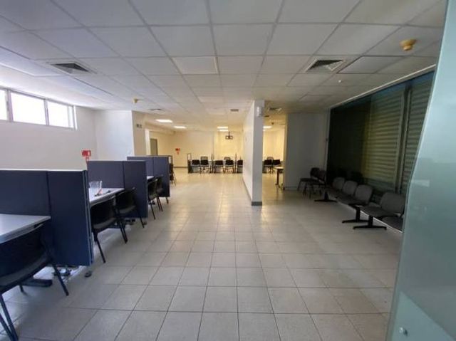 OFICINA DE 320 M2 EN SECTOR PONIENTE VIÑA DEL MAR
