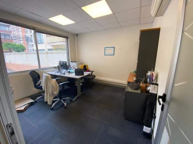 OFICINA DE 320 M2 EN SECTOR PONIENTE VIÑA DEL MAR