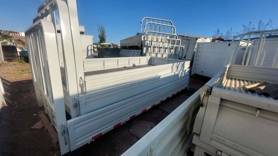 Carrocería Plana con Barandas 4.30 de largo