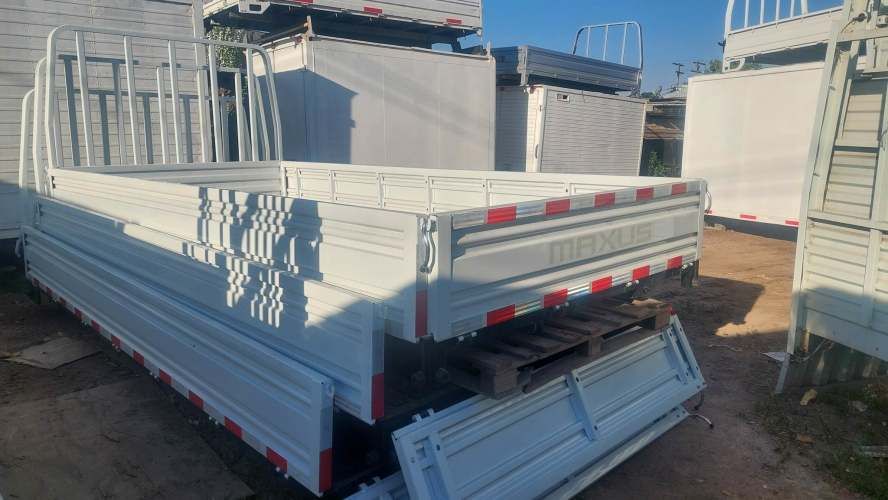 Carrocería Plana con Barandas 4.30 de largo