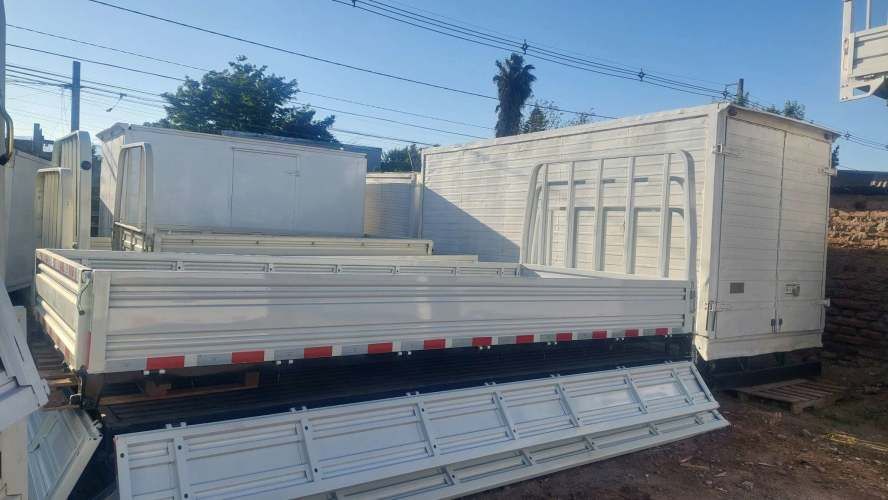 Carrocería Plana con Barandas 4.30 de largo