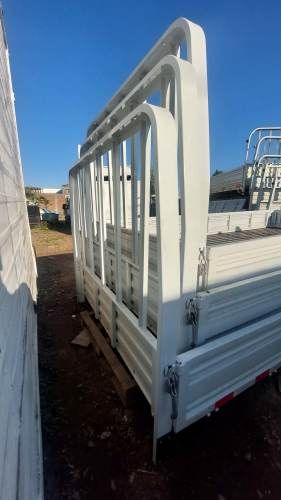 Carrocería Plana con Barandas 4.30 de largo