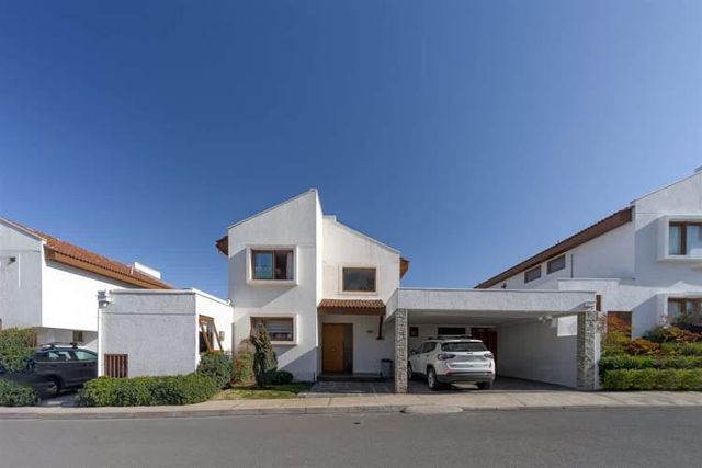 CASA Alvaro Casanova - Condominio Cumbres