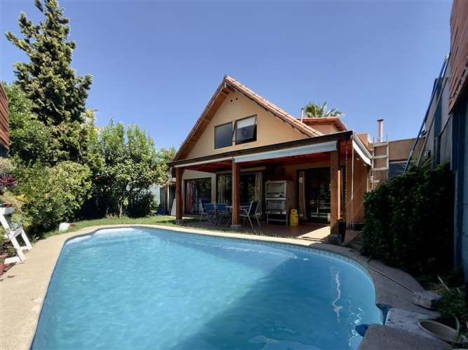 CASA El Hualle Sur / Rojas Magallanes