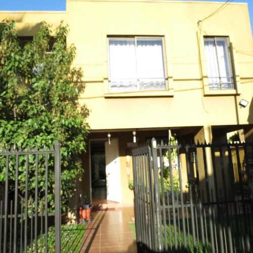 SE VENDE CASA EN BARRIO LAS ROSAS, MAIPU