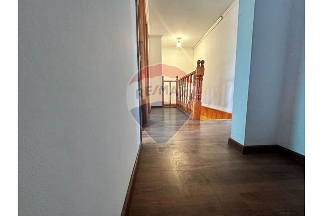 Estupenda casa en calle principal de la florida