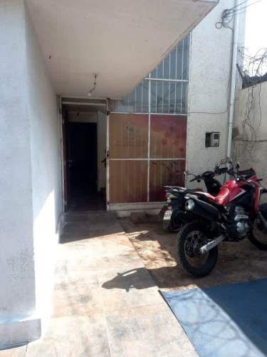 Casa VENTA DE CASA CERCA DE AV. MACUL CON AMPLIOS ESPACIOS.