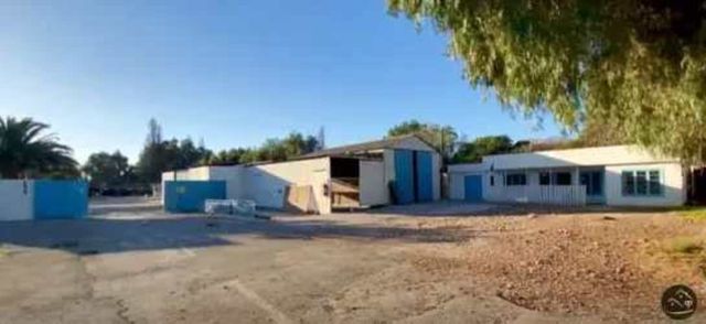 Se arrienda amplio local comercial (5.000 m2) oficinas, galpones ideal para empresa