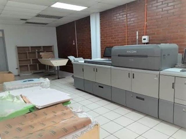 EDIFICIO CORPORATIVO , OFICINA Y BODEGA EXCELENTE  CONECTIVIDAD