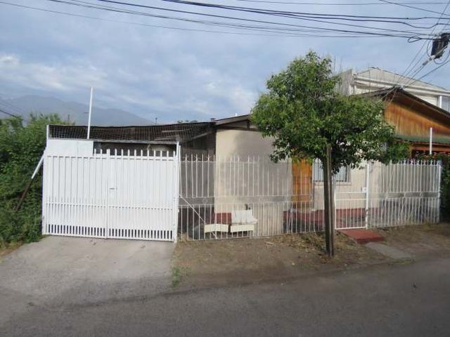 Casa Esquina Amplia, Cercana A Metro Elisa Correa