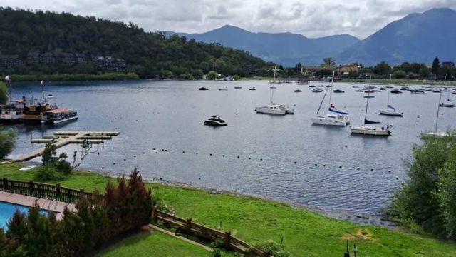 DEPARTAMENTO Depto para 8 personas con vista al lago en condominio con playa y marina