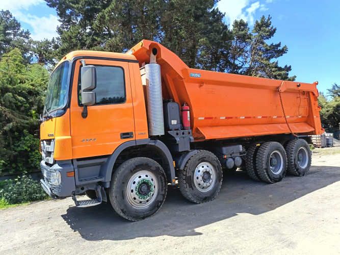 MERCEDES TOLVA 4X8 20 CUBOS AÑO 2018