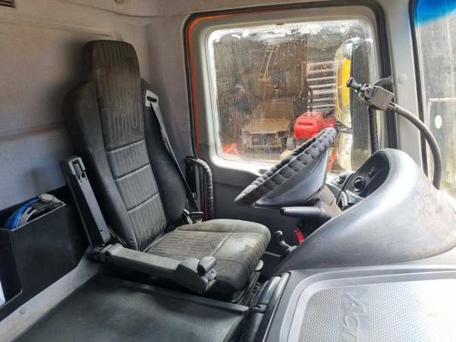 MERCEDES TOLVA 4X8 20 CUBOS AÑO 2018