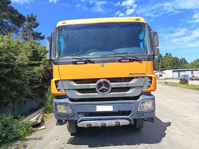 MERCEDES TOLVA 4X8 20 CUBOS AÑO 2018