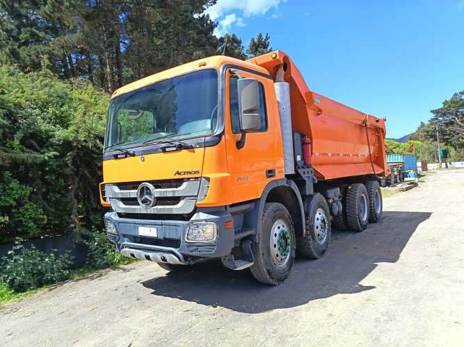 MERCEDES TOLVA 4X8 20 CUBOS AÑO 2018