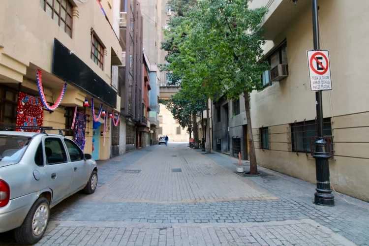 Venta/arriendo Edificio Comercial La Moneda  (63397)