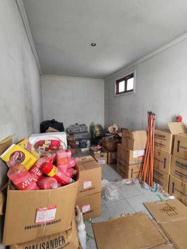 CENTRAL BARRIO - CASA CON GRAN TERRENO !! (63852)