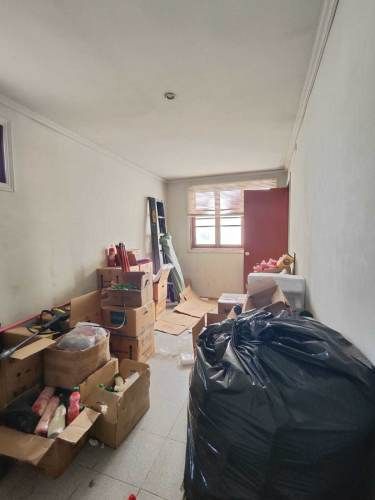 CENTRAL BARRIO - CASA CON GRAN TERRENO !! (63852)