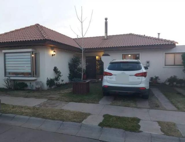 CASA Casa en Venta 3D 2B en Tocornal