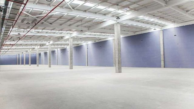 Amplios patios de maniobra, opción oficinas  (64325)