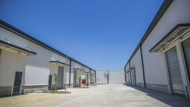 Amplios patios de maniobra, opción oficinas  (64325)